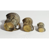 Toby Jugs van koper (3 stuks) 